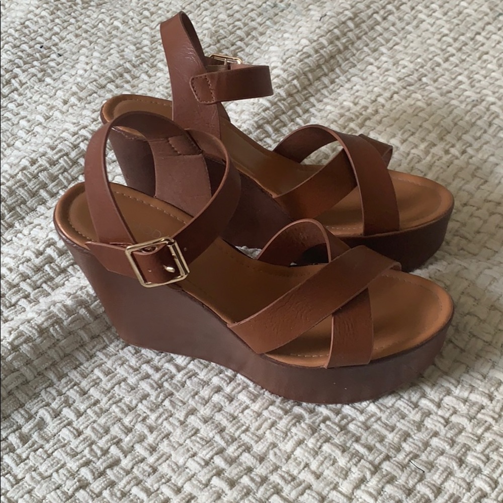 Cute Brown Wedges